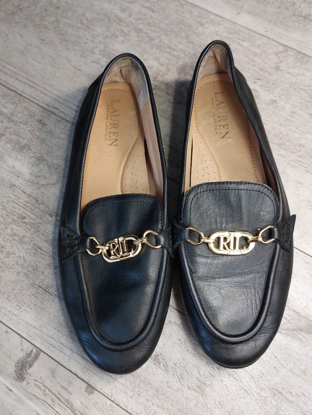 Lauren Ralph Lauren Black Leather Loafers with Gold Chain Logo.Sz 7